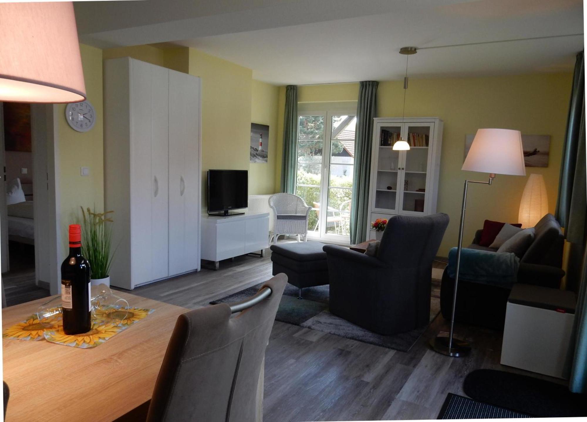 Resi P2 Apartment Prerow Luaran gambar